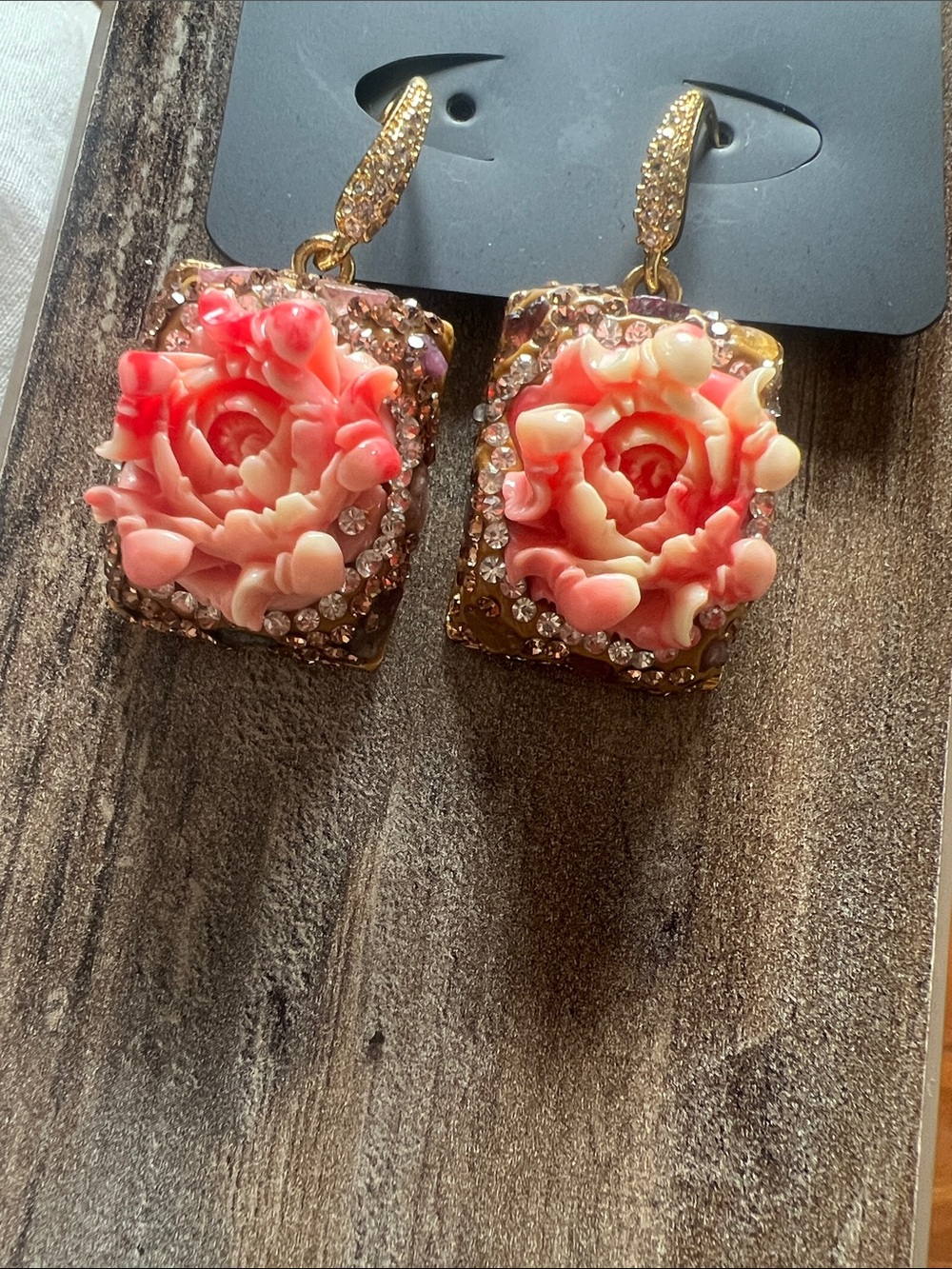 ✨Gold-Tone Earrings with Coral and Peach Resin Roses✨